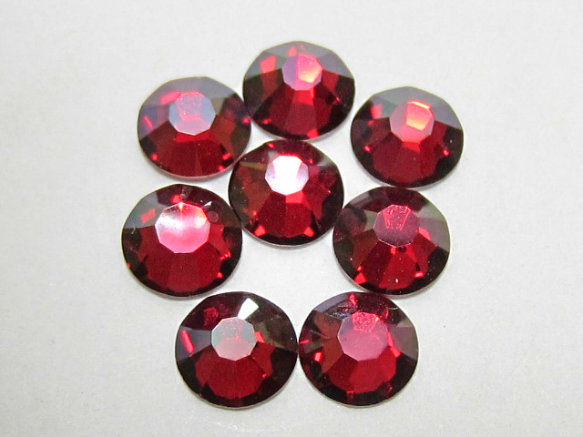 72 pcs. 20ss LIGHT SIAM IRIS MIST (maxima) FLATBACK PRECIOSA Rhinestones